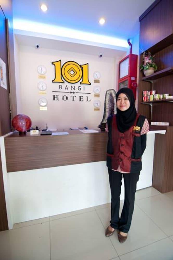 101 Hotel Bangi Exterior foto